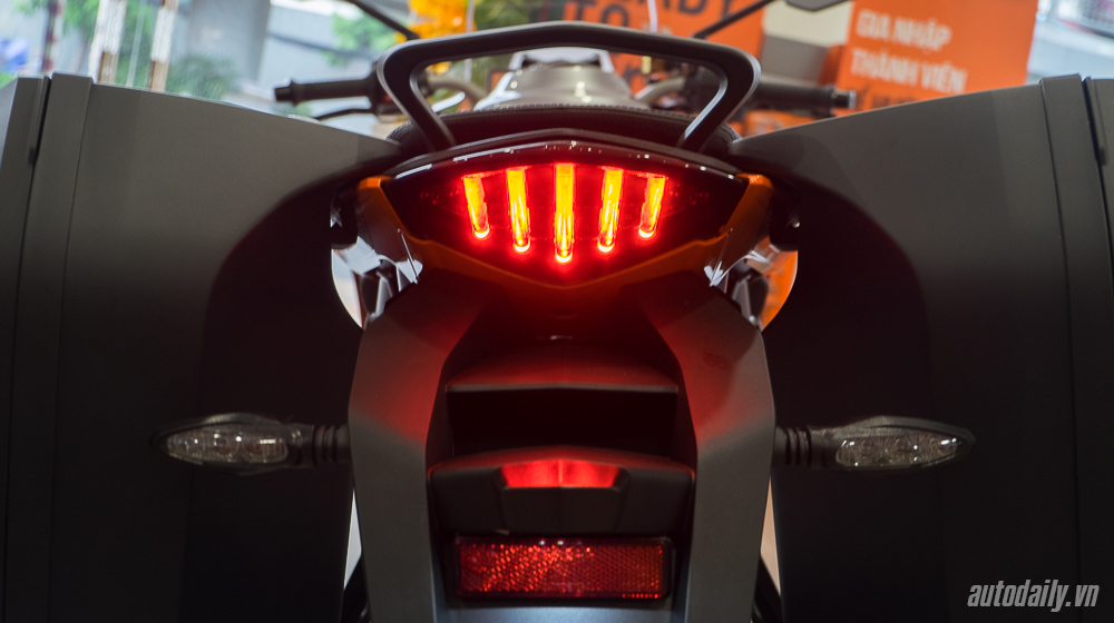 Xem thêm ảnh KTM 1290 Super Duke GT 2016, giá 690 triệu đồng tại Việt Nam KTM 1290 Super Duke GT 2016 (13).jpg