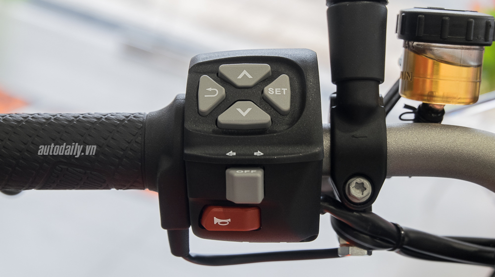 Xem thêm ảnh KTM 1290 Super Duke GT 2016, giá 690 triệu đồng tại Việt Nam KTM 1290 Super Duke GT 2016 (15).jpg