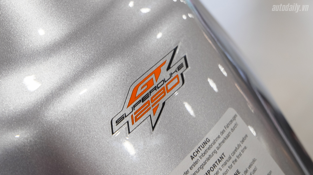 Xem thêm ảnh KTM 1290 Super Duke GT 2016, giá 690 triệu đồng tại Việt Nam KTM 1290 Super Duke GT 2016 (21).jpg