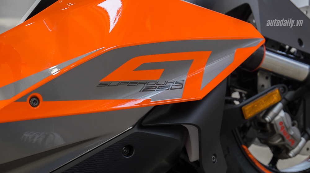 Xem thêm ảnh KTM 1290 Super Duke GT 2016, giá 690 triệu đồng tại Việt Nam KTM 1290 Super Duke GT 2016 (6).jpg