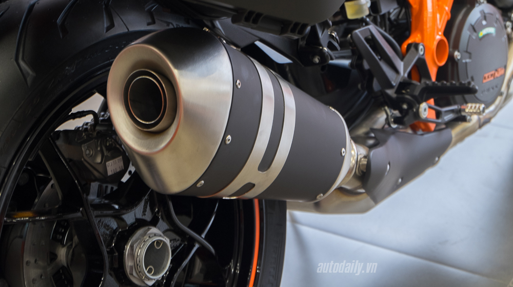 Xem thêm ảnh KTM 1290 Super Duke GT 2016, giá 690 triệu đồng tại Việt Nam KTM 1290 Super Duke GT 2016 (8).jpg