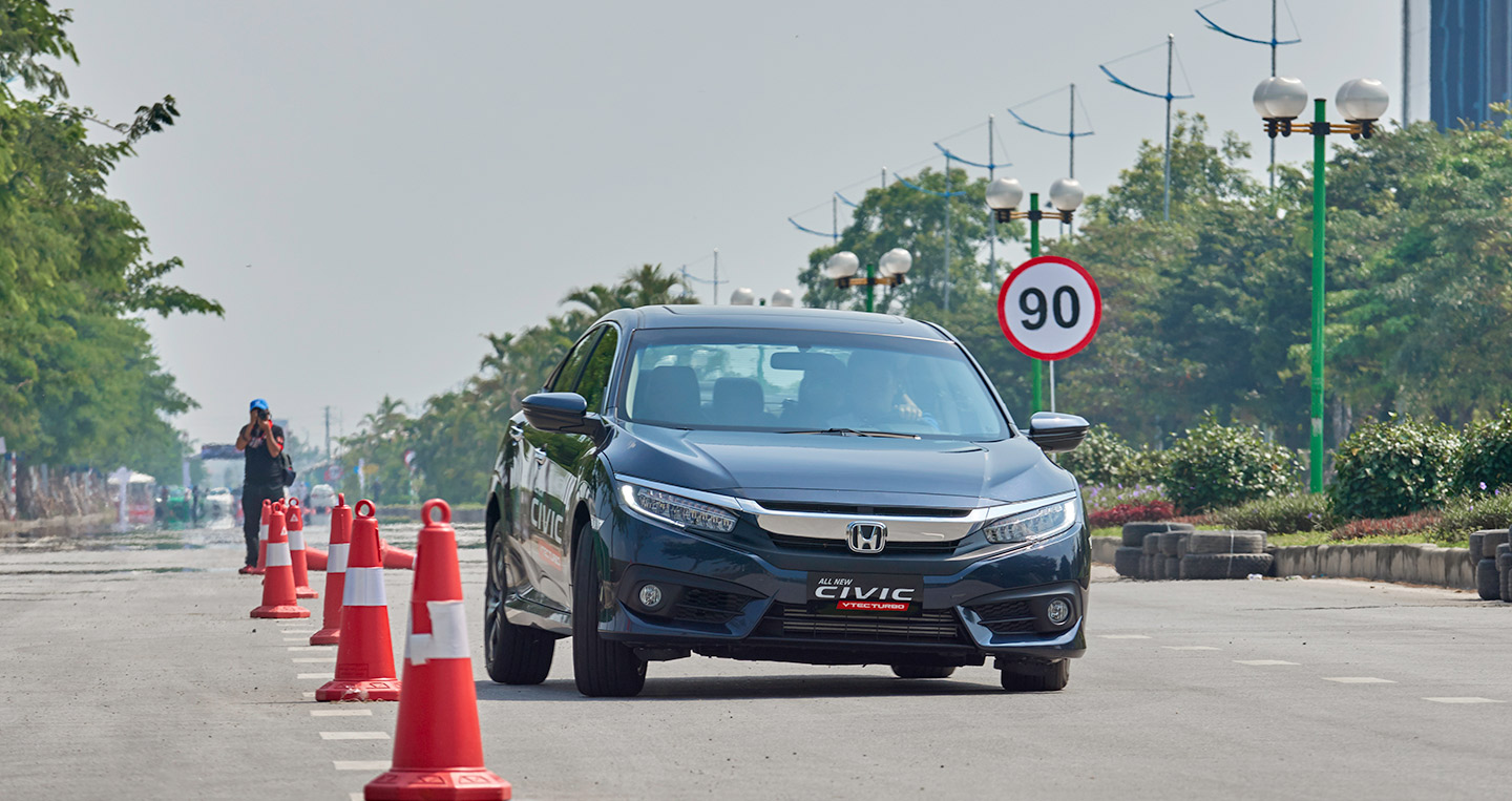 Trải nghiệm Honda Civic 1.5L VTEC TURBO 2016: Sự khác biệt từ cảm giác lái