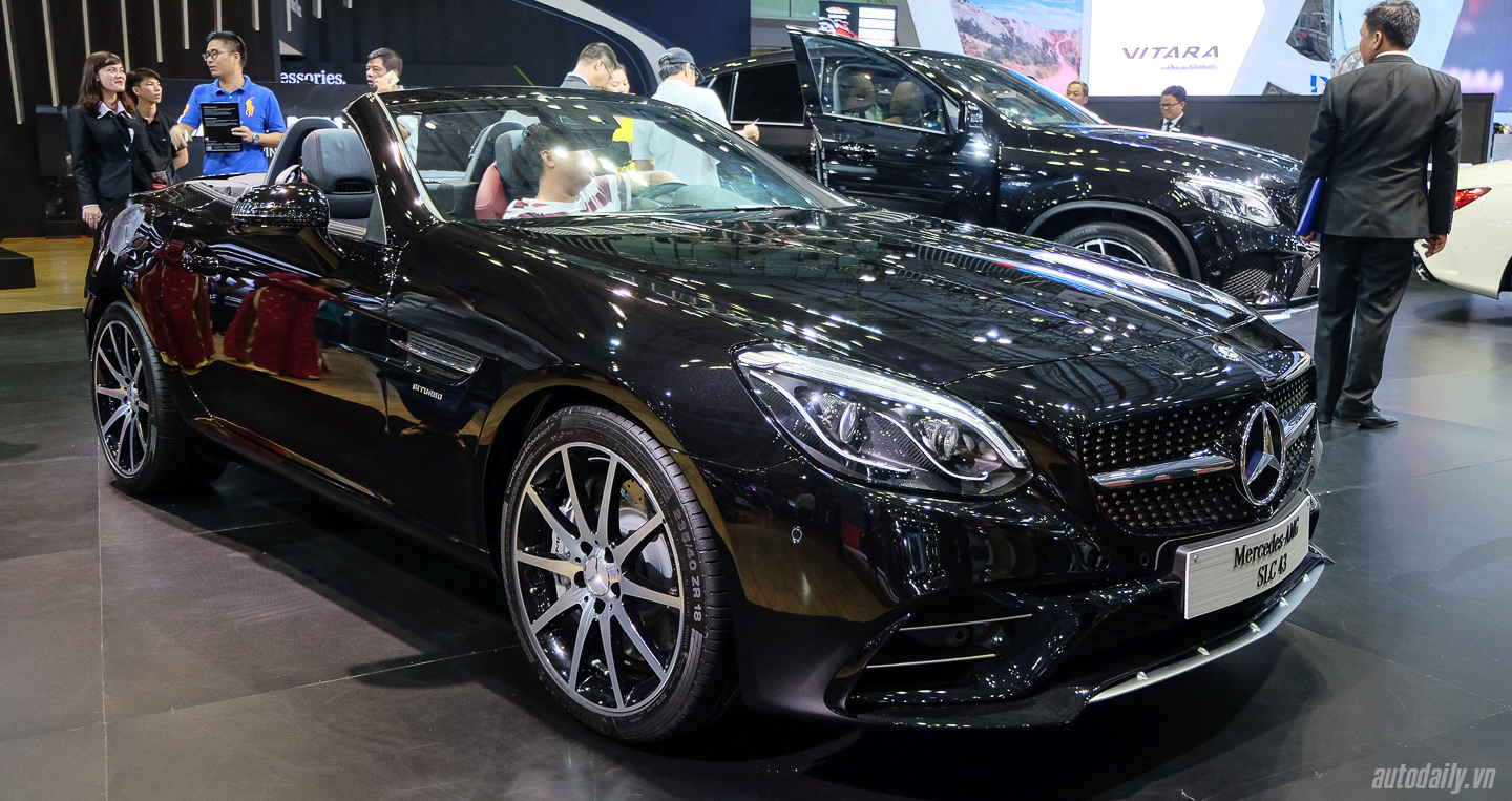 “Đã mắt” với Mercedes-AMG SLC 43 giá hơn 3,6 tỷ đồng tại Việt Nam