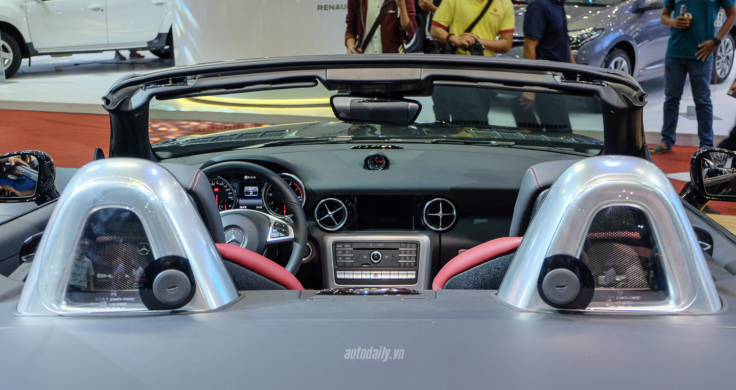 Ảnh chi tiết Mercedes-AMG SLC 43 tại Việt Nam Mercedes-AMG_SLC_43 (41).jpg