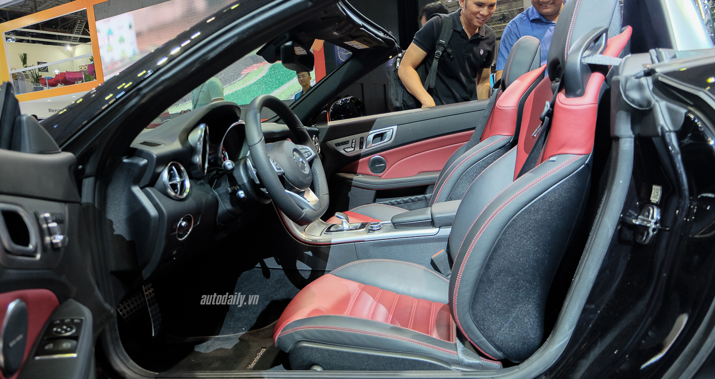 Ảnh chi tiết Mercedes-AMG SLC 43 tại Việt Nam Mercedes-AMG_SLC_43 (48).jpg