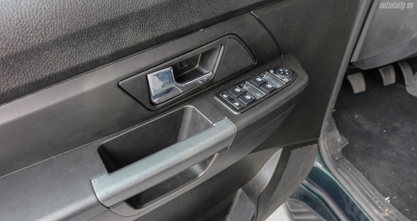 Xem thêm ảnh mẫu SUV 5 chỗ UAZ Patriot UAZ_Patriot (8).jpg