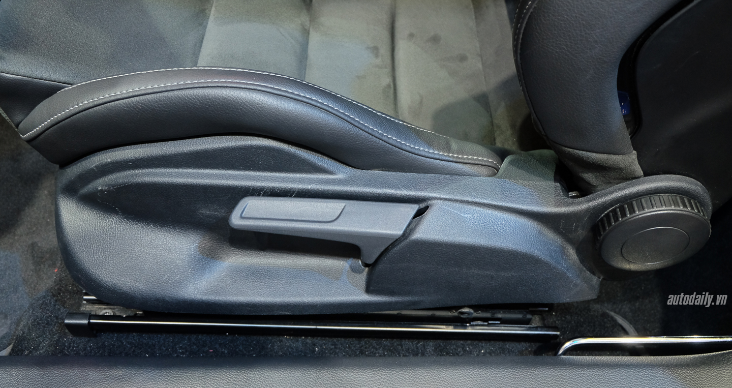 Xem thêm ảnh Volkswagen Scirocco R 2016 Volkswagen_Scirocco_R_2016 (19).jpg