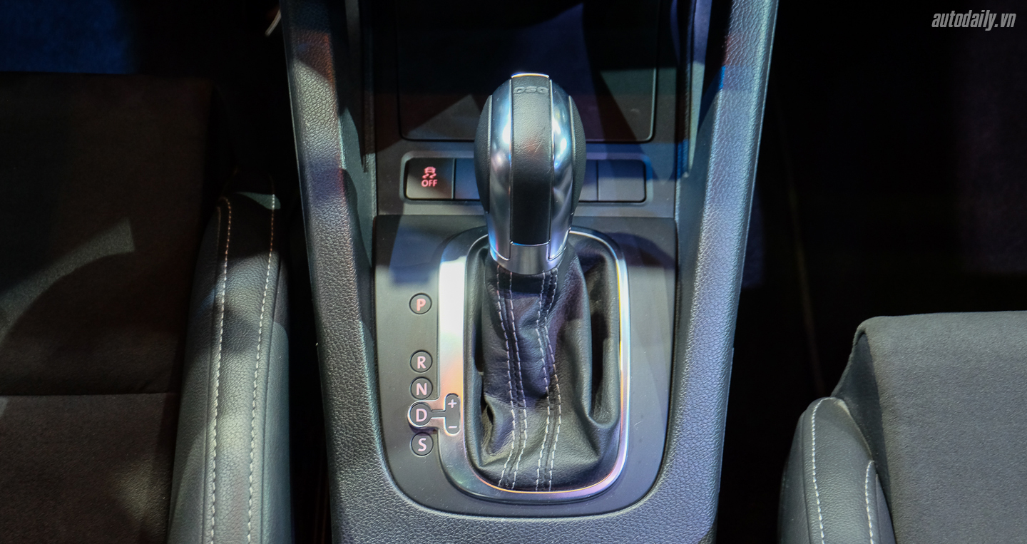 Xem thêm ảnh Volkswagen Scirocco R 2016 Volkswagen_Scirocco_R_2016 (24).jpg