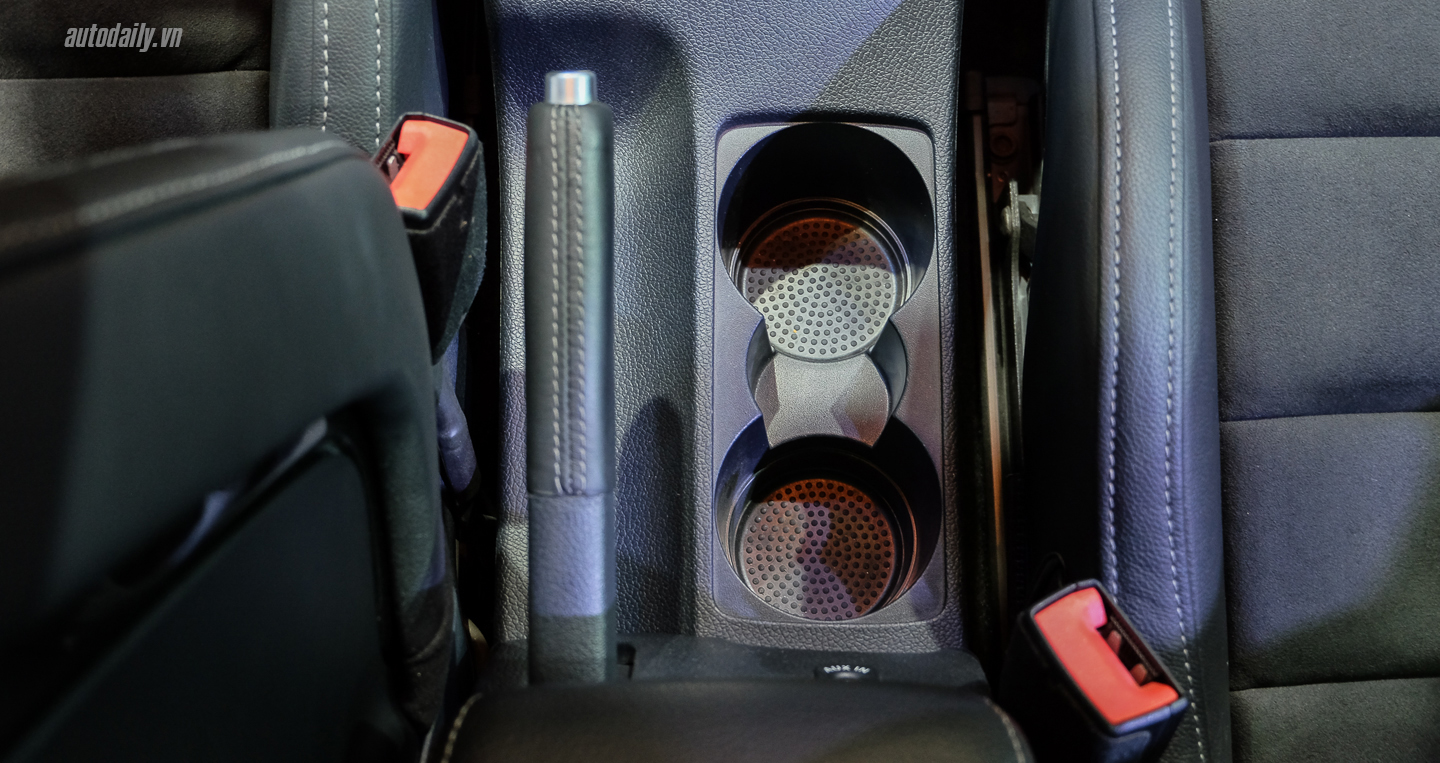 Xem thêm ảnh Volkswagen Scirocco R 2016 Volkswagen_Scirocco_R_2016 (25).jpg