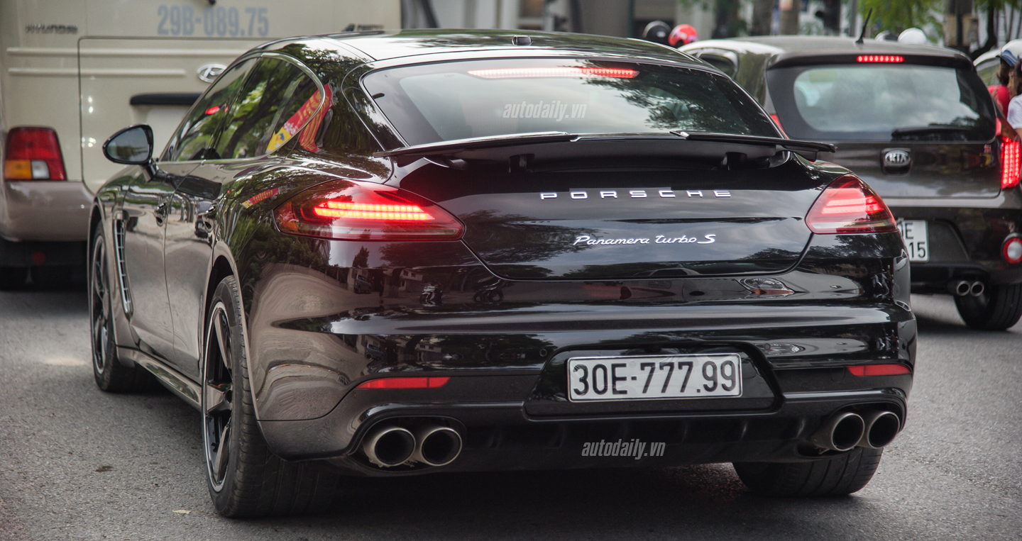 Chạm mặt Porsche Panamera phiên bản đắt nhất, hiếm nhất trên phố Hà Nội
