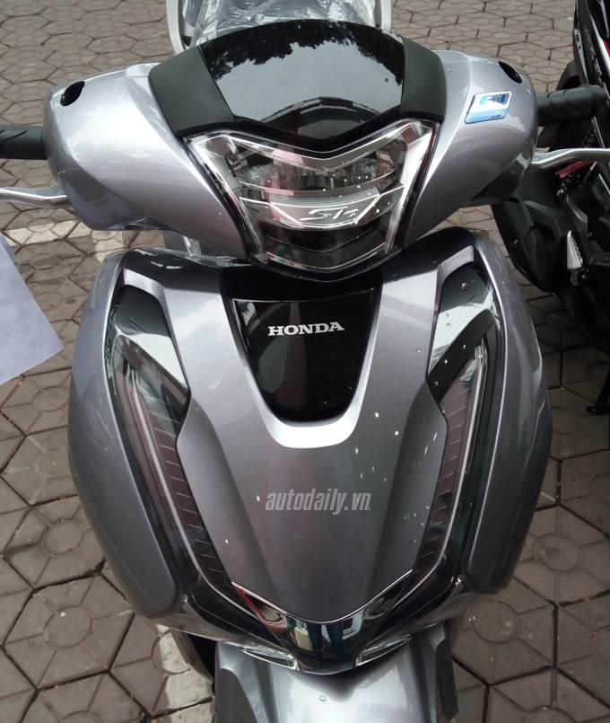 honda-sh-2017-10.jpg