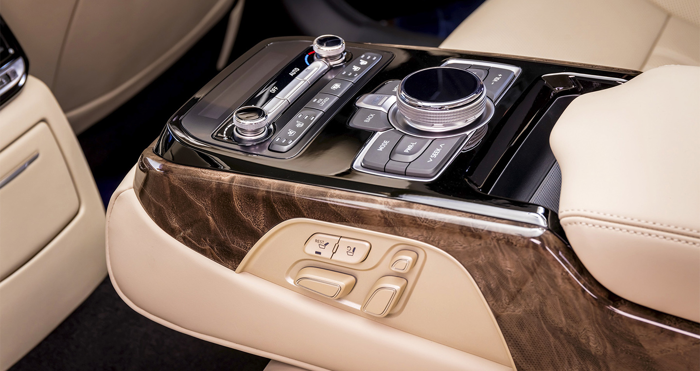 genesis-g90-interior-5.jpg