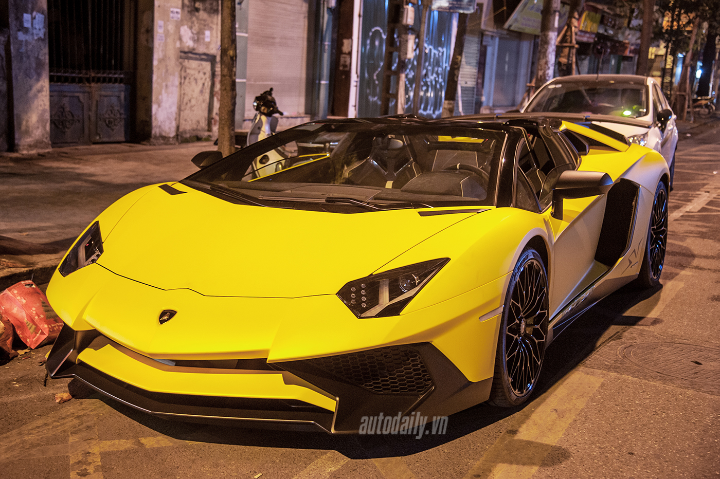 aventador-roadster-autodaily-11.jpg