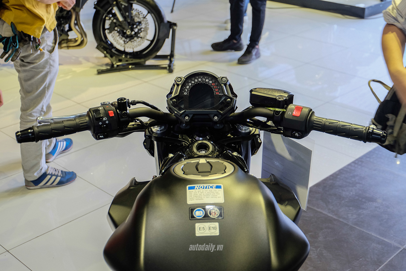 Xem thêm ảnh Kawasaki Z650 ABS 2017 kawasaki-z650-abs-2017-11.jpg