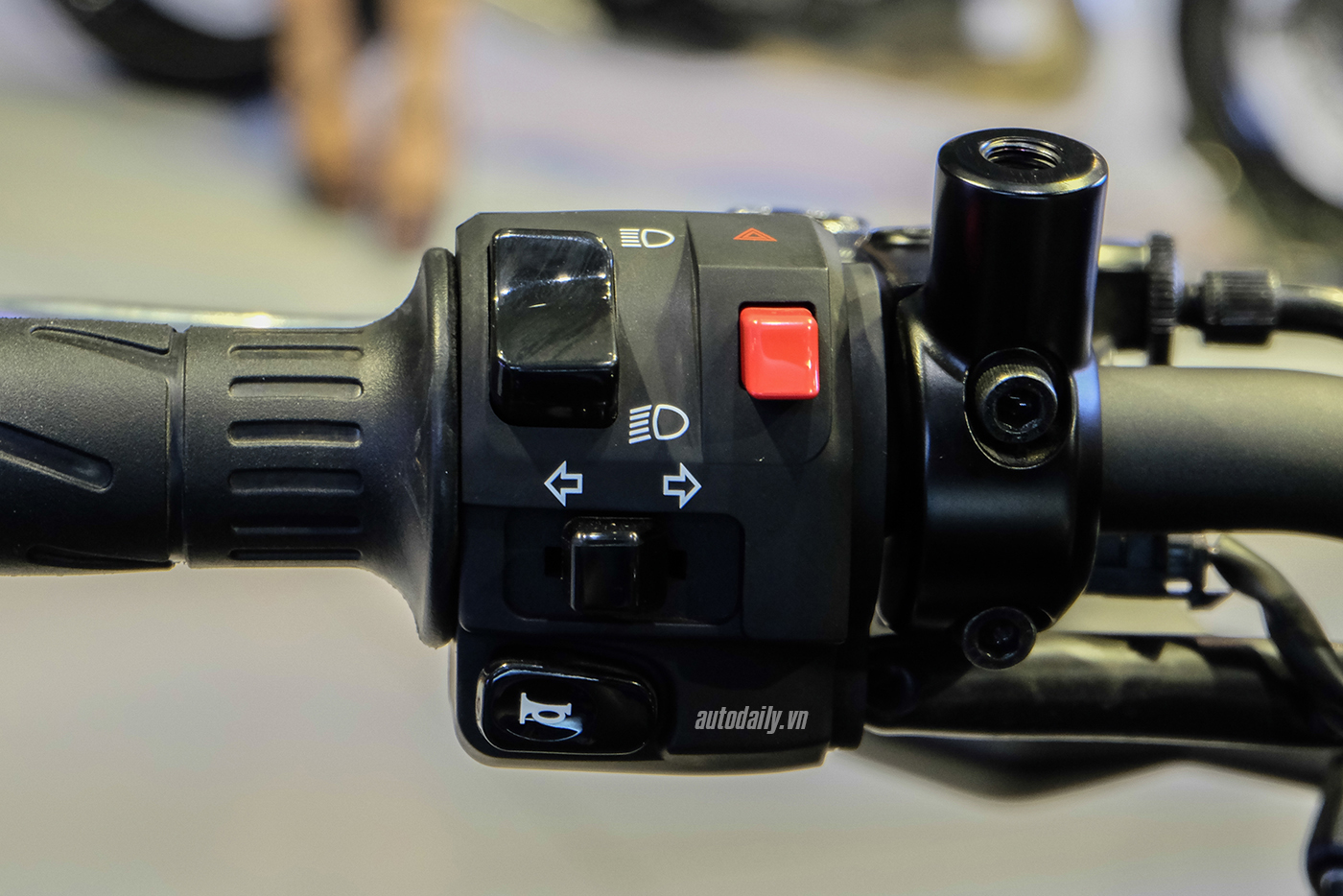 Xem thêm ảnh Kawasaki Z650 ABS 2017 kawasaki-z650-abs-2017-12.jpg