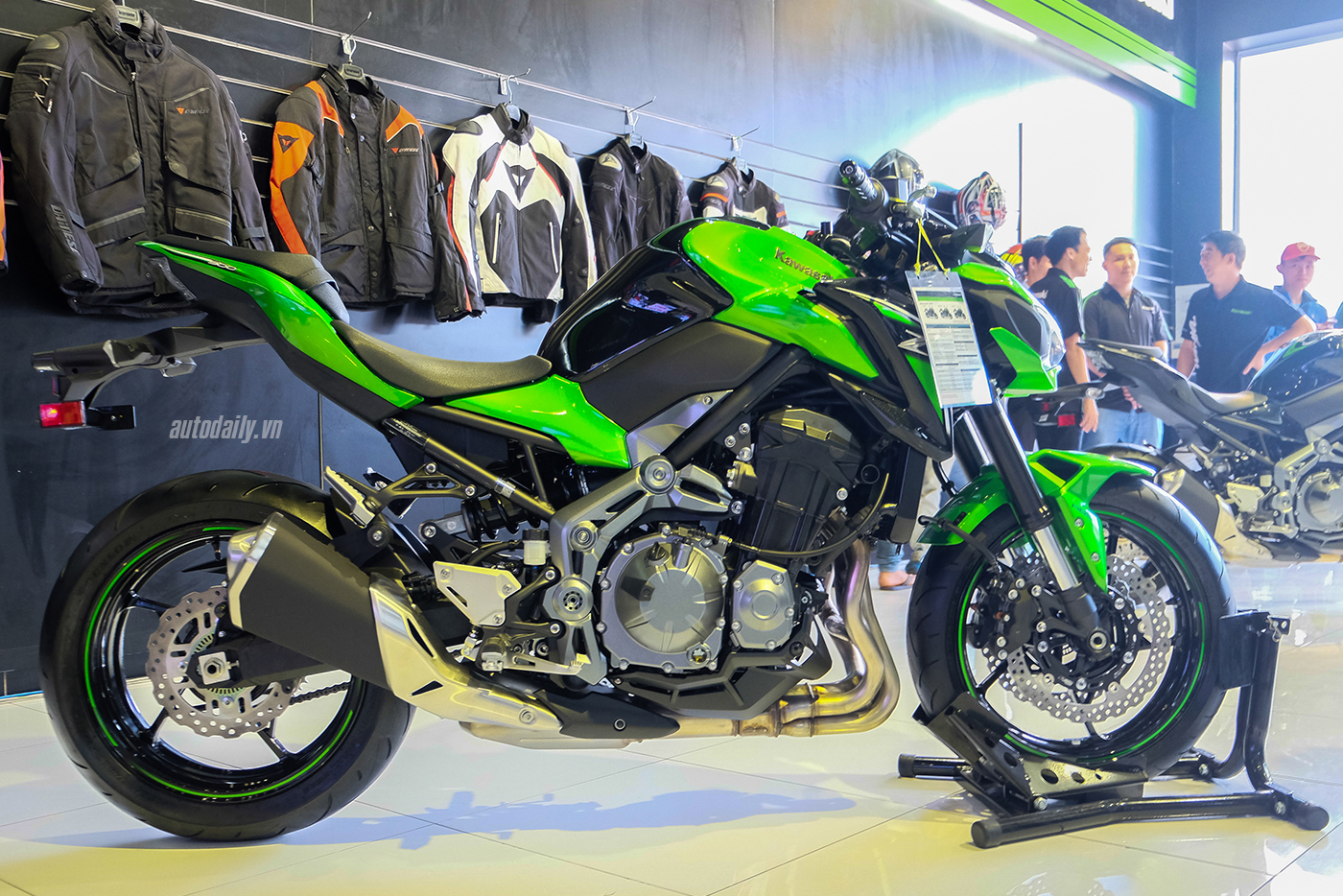 Xem thêm ảnh Kawasaki Z900 ABS 2017 kawasaki-z900-abs-2017-10.jpg