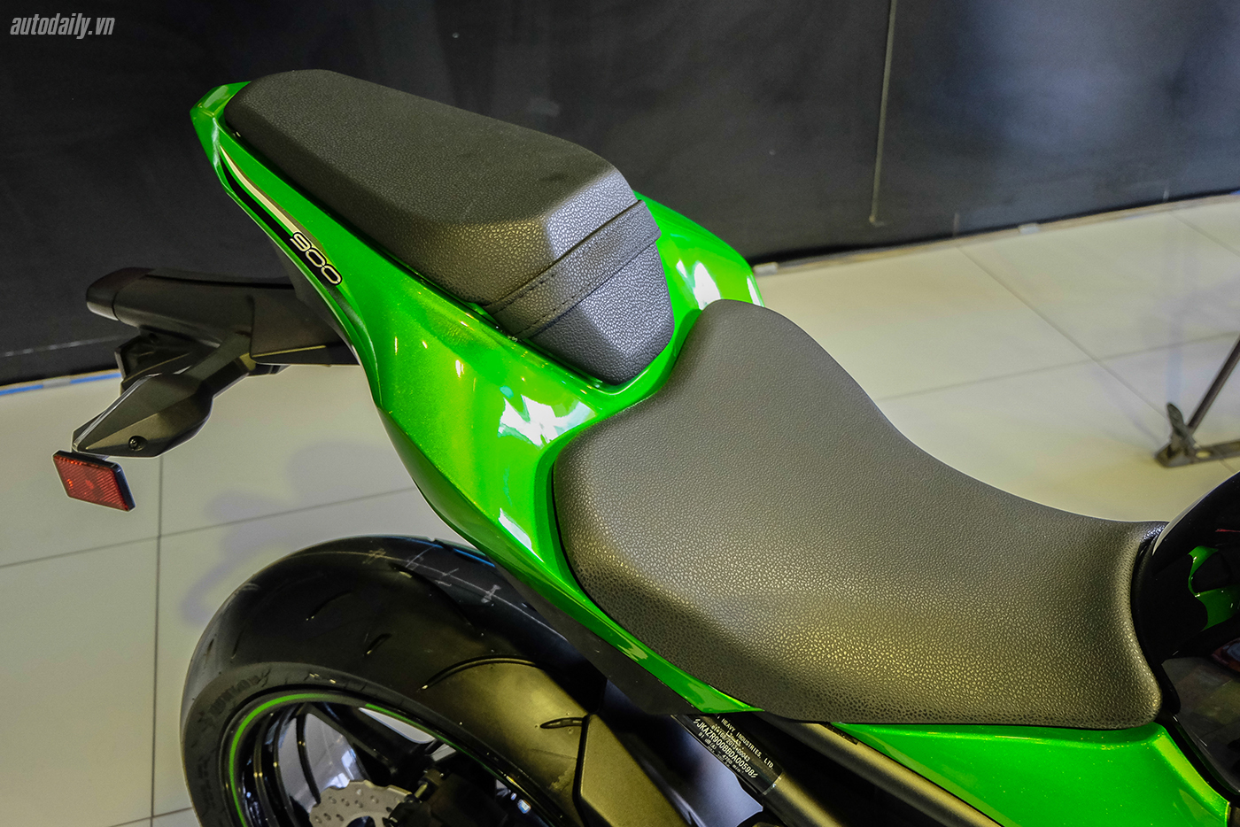 Xem thêm ảnh Kawasaki Z900 ABS 2017 kawasaki-z900-abs-2017-12.jpg