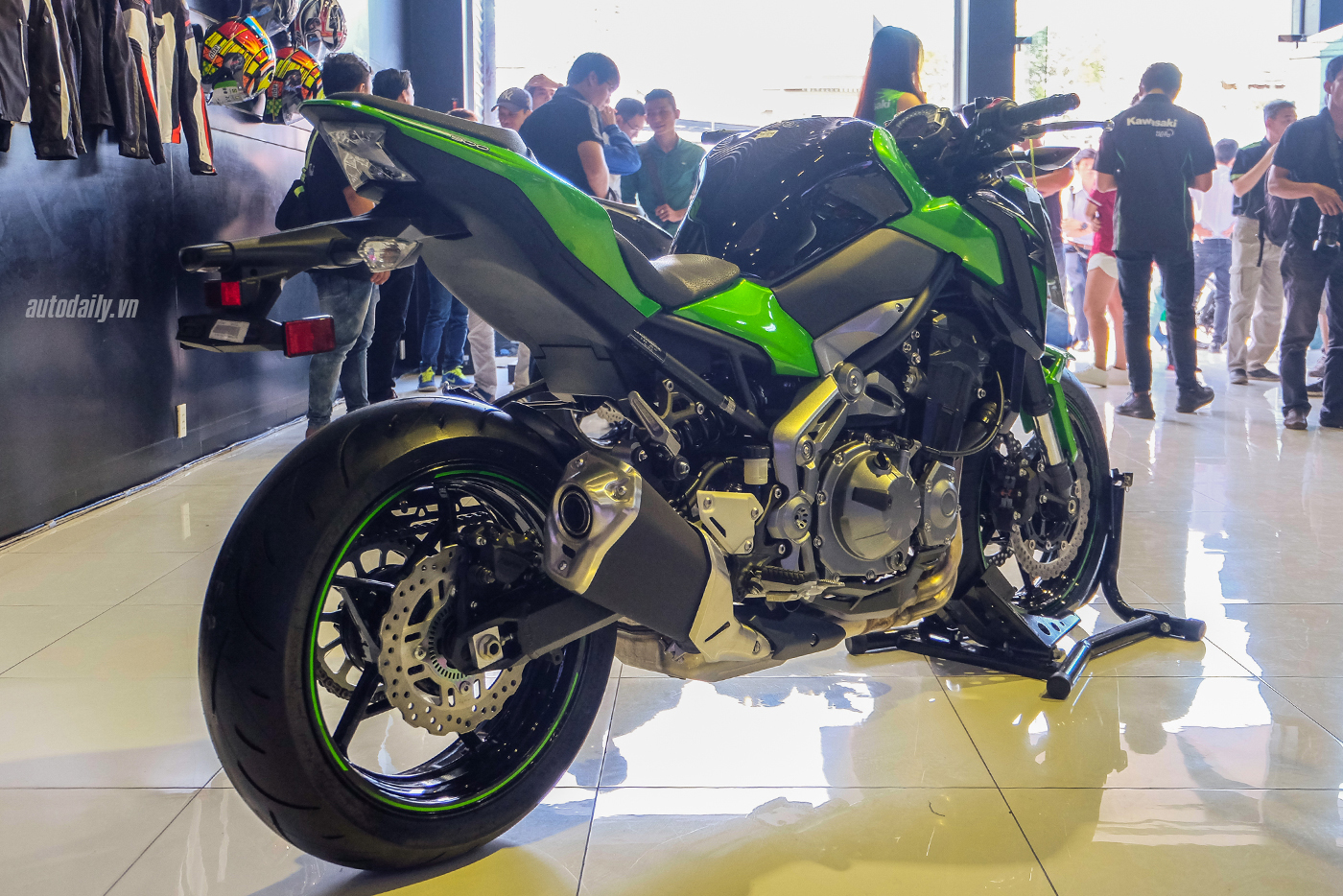 Xem thêm ảnh Kawasaki Z900 ABS 2017 kawasaki-z900-abs-2017-7.jpg