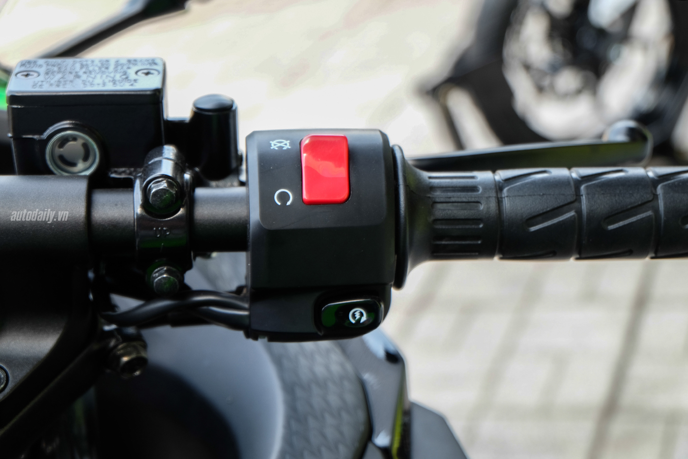 Xem thêm ảnh Kawasaki Ninja 300 ABS 2017 kawasaki-ninja-300-abs-2017-11.jpg