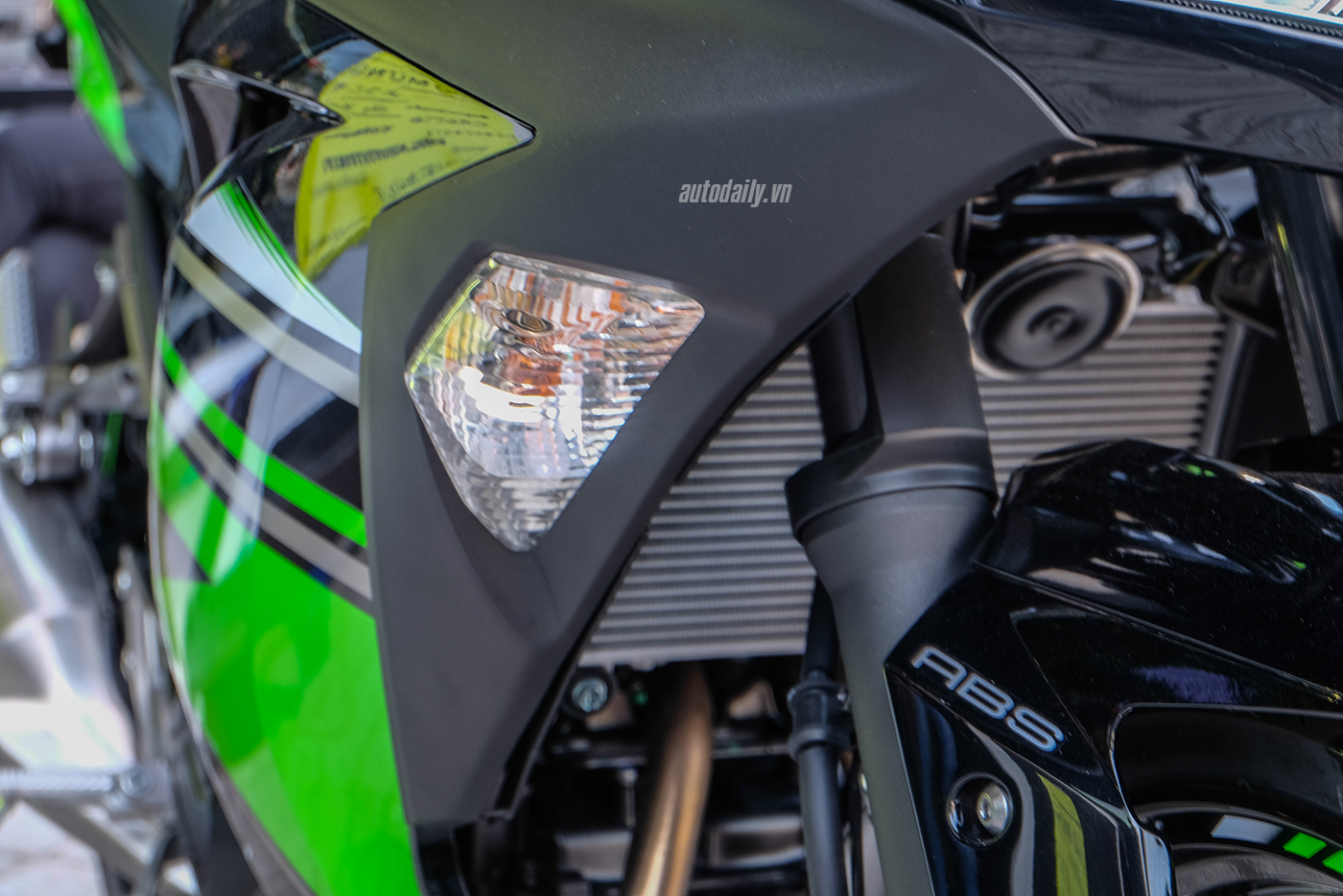 Xem thêm ảnh Kawasaki Ninja 300 ABS 2017 kawasaki-ninja-300-abs-2017-15.jpg