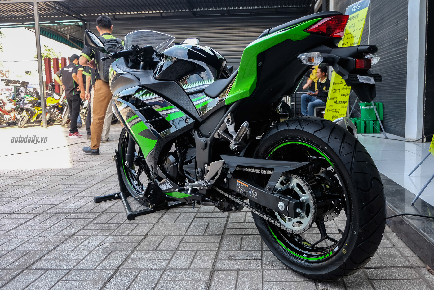 Xem thêm ảnh Kawasaki Ninja 300 ABS 2017 kawasaki-ninja-300-abs-2017-6.jpg