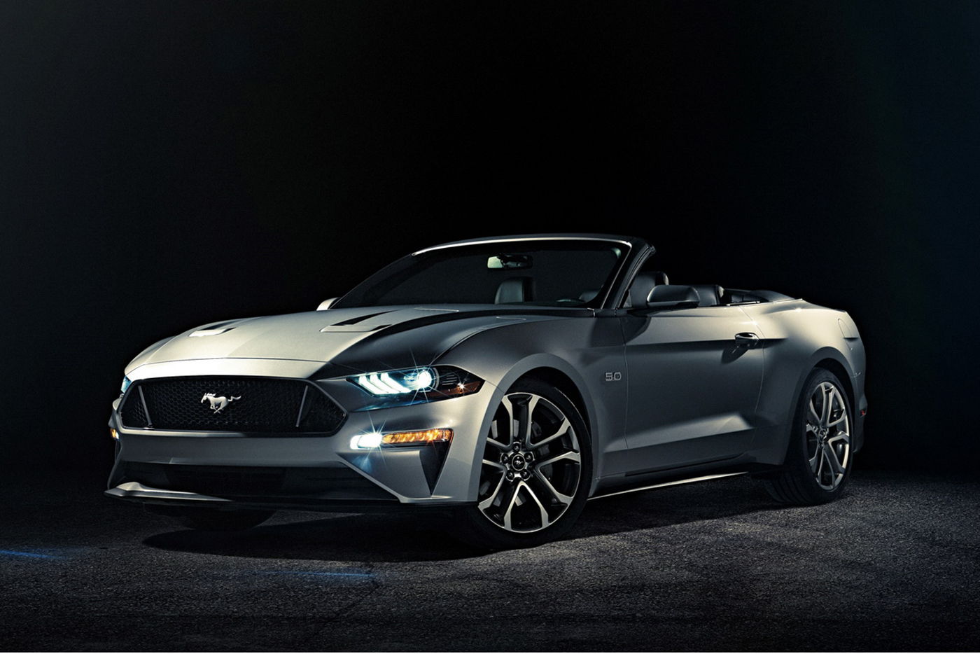 ford-mustang-gt-convertible-2018.jpg