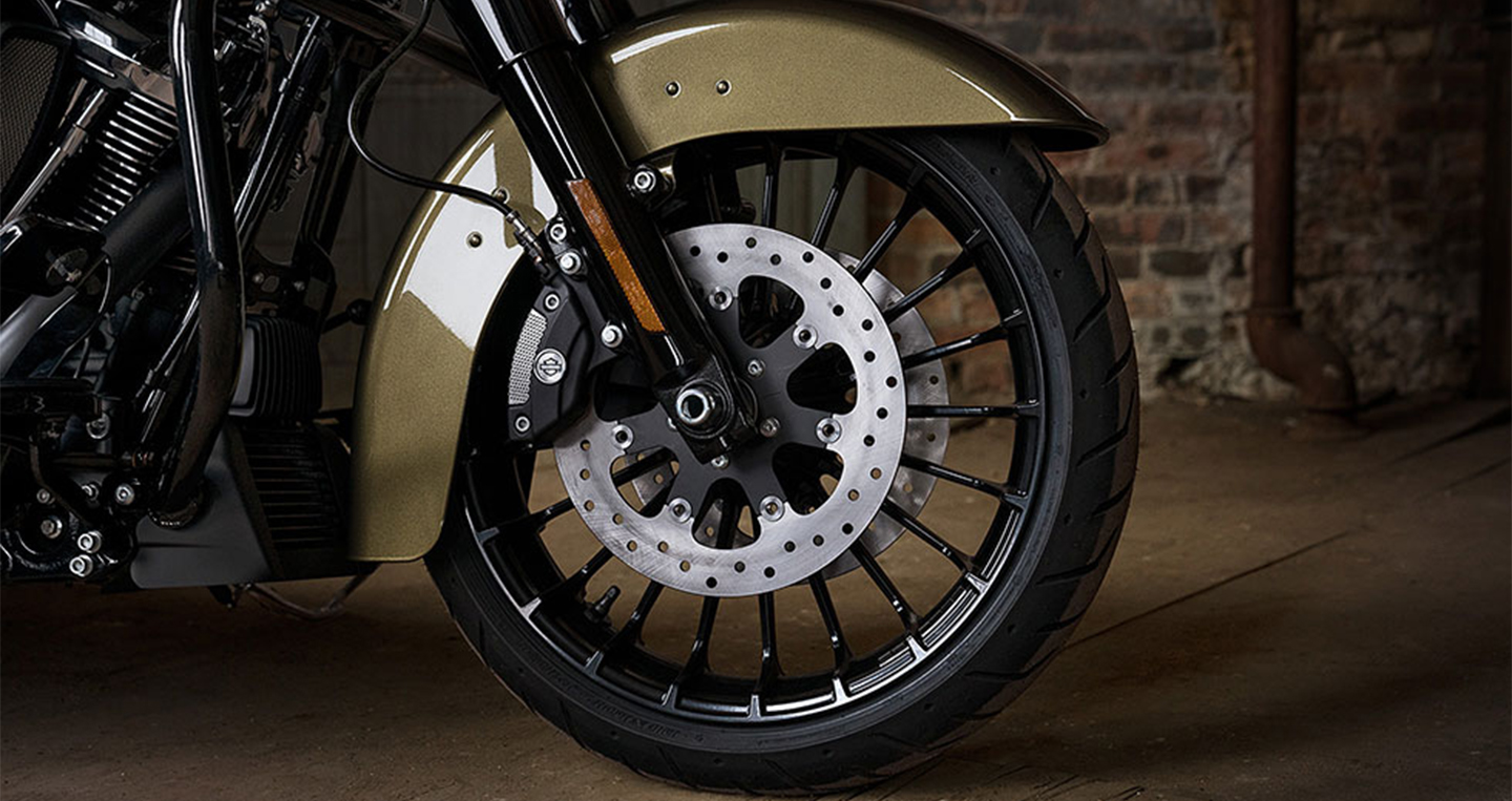 harley-davidson-road-king-special-front-wheel.jpg