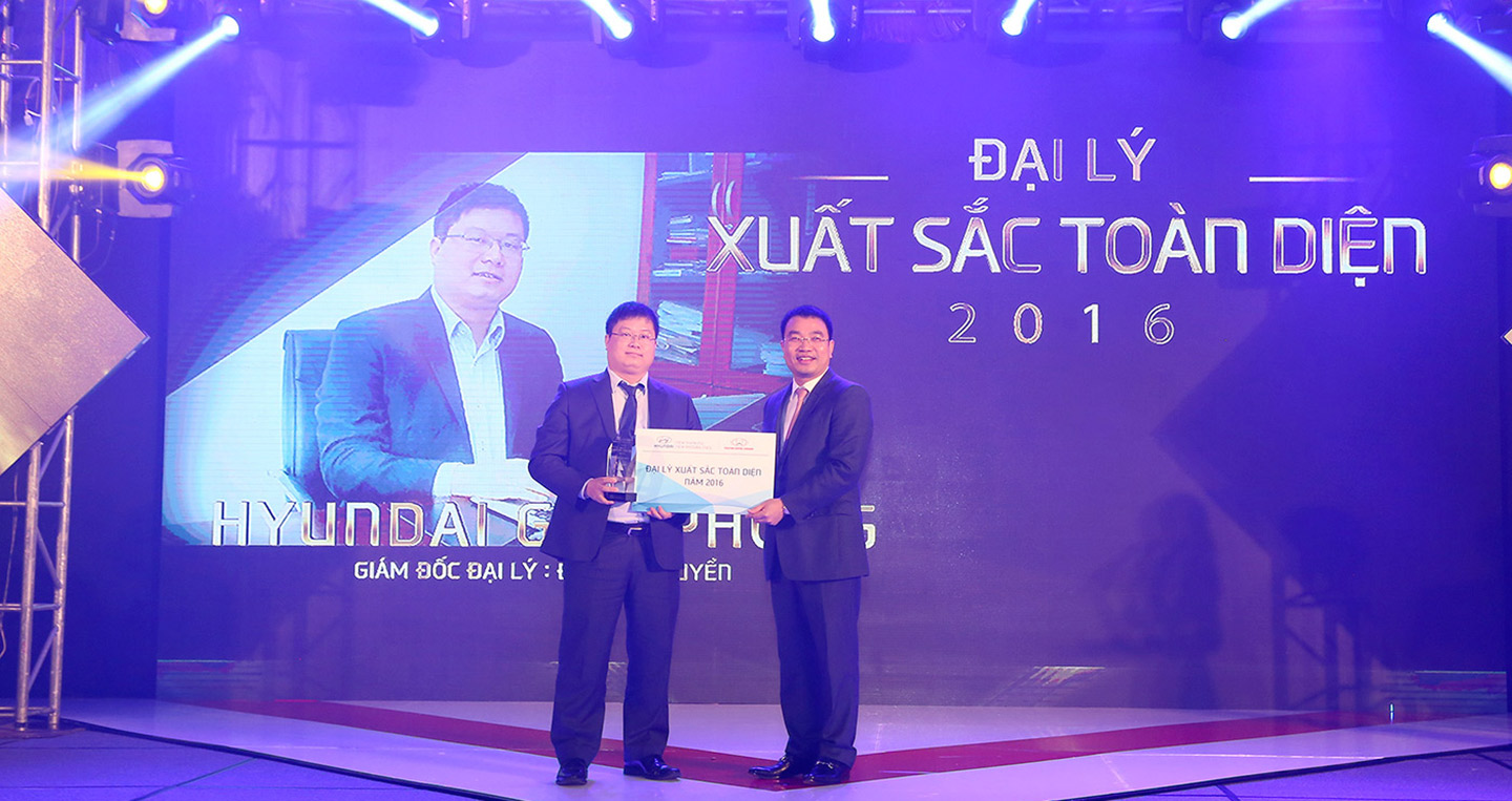 Hyundai Giải Phóng - Đại lý Xuất sắc toàn diện năm 2016