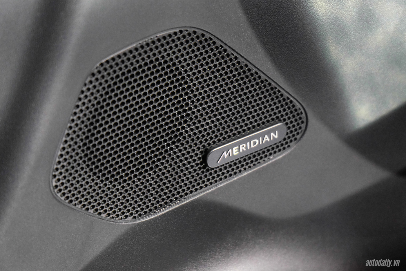 Xem thêm ảnh mẫu SUV hạng sang Jaguar F-PACE tại Việt Nam jaguar-f-pace-suv-1.jpg