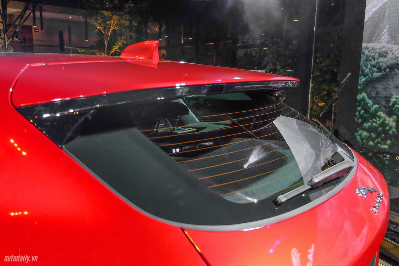 Xem thêm ảnh mẫu SUV hạng sang Jaguar F-PACE tại Việt Nam jaguar-f-pace-suv-25.jpg