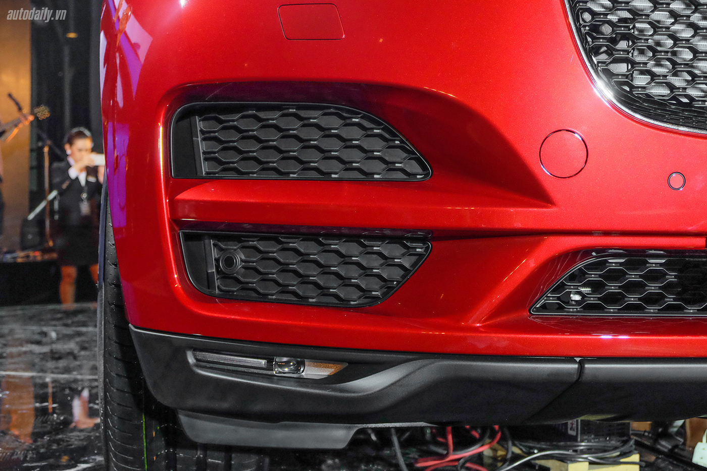 Xem thêm ảnh mẫu SUV hạng sang Jaguar F-PACE tại Việt Nam jaguar-f-pace-suv-27.jpg