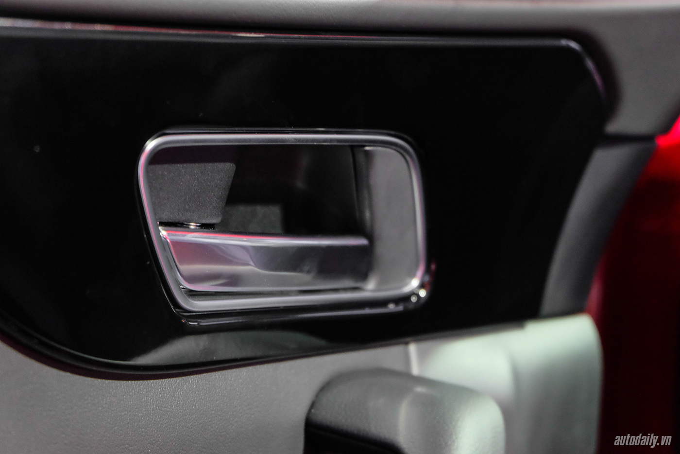 Xem thêm ảnh mẫu SUV hạng sang Jaguar F-PACE tại Việt Nam jaguar-f-pace-suv-39.jpg