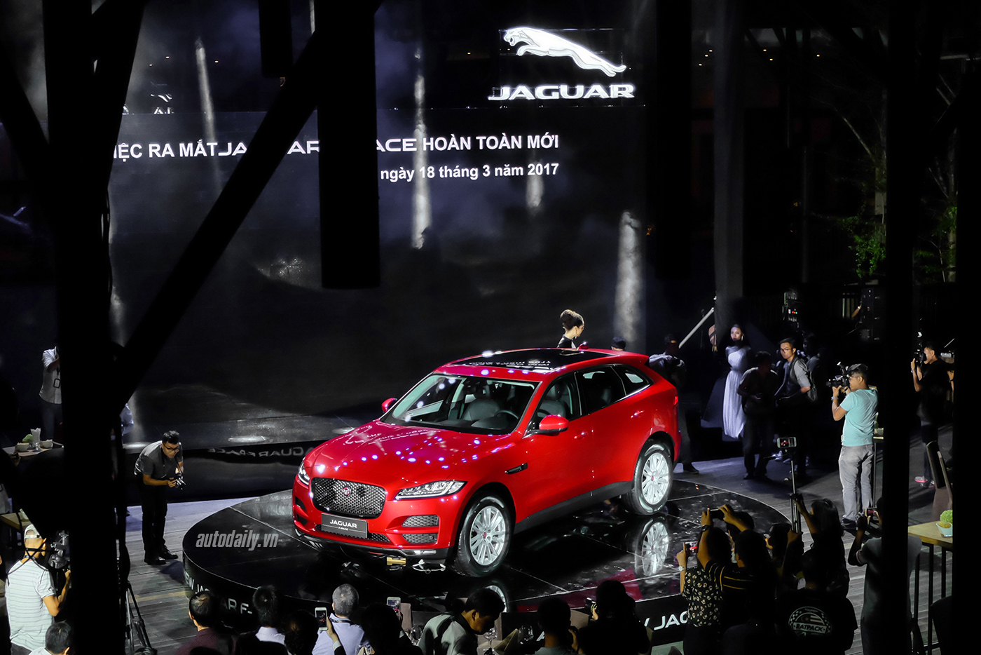 jaguar-f-pace-suv-9.jpg