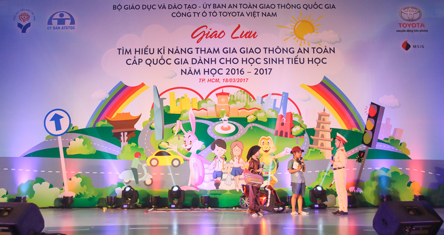 toyota-viet-nam-to-chuc-ngay-hoi-an-toan-giao-thong-cho-hs-tieu-hoc-10.jpg