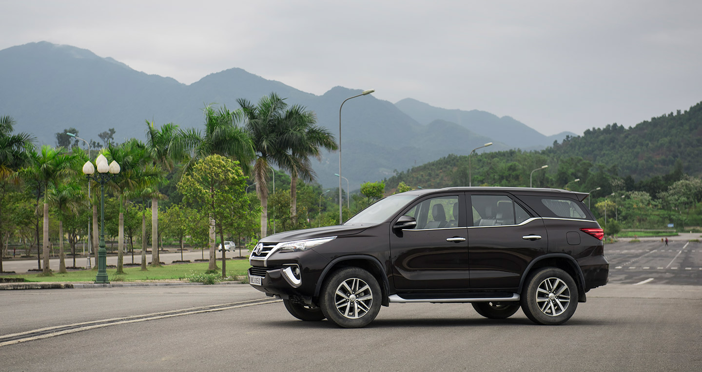 toyota-fortuner-2017-7.jpg