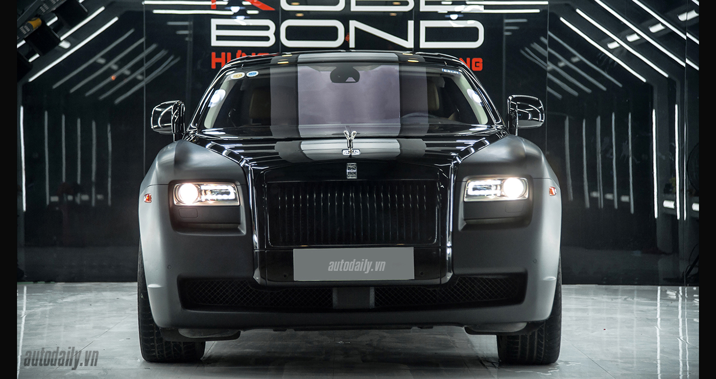 Rolls-Royce Ghost mang phong cách Black Badge tại Hà Nội