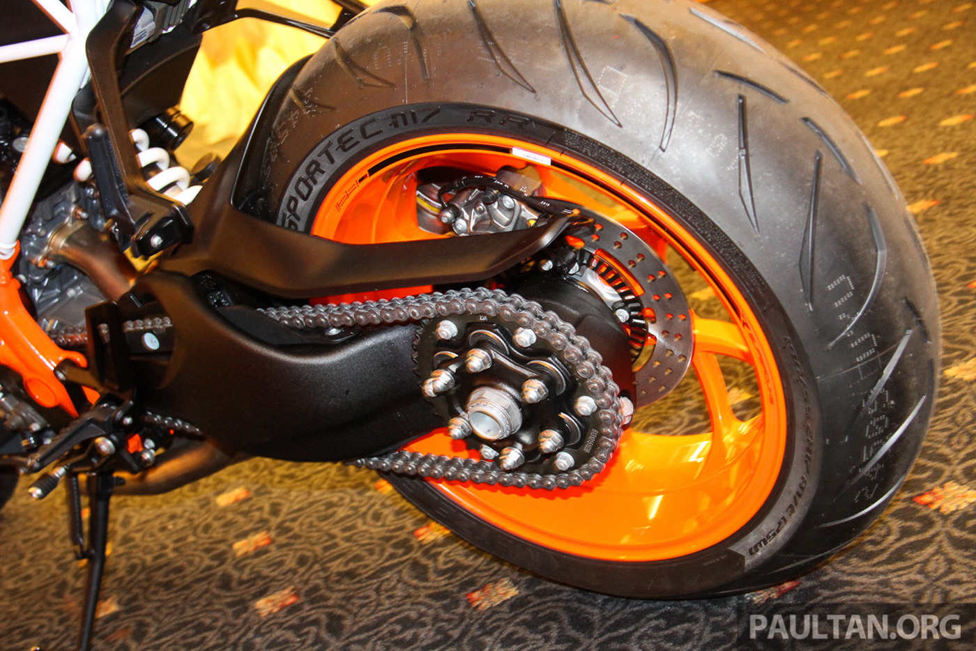 Xem thêm ảnh KTM 1290 Super Duke R 2017 ktm-super-duke-r-2017-1.jpg