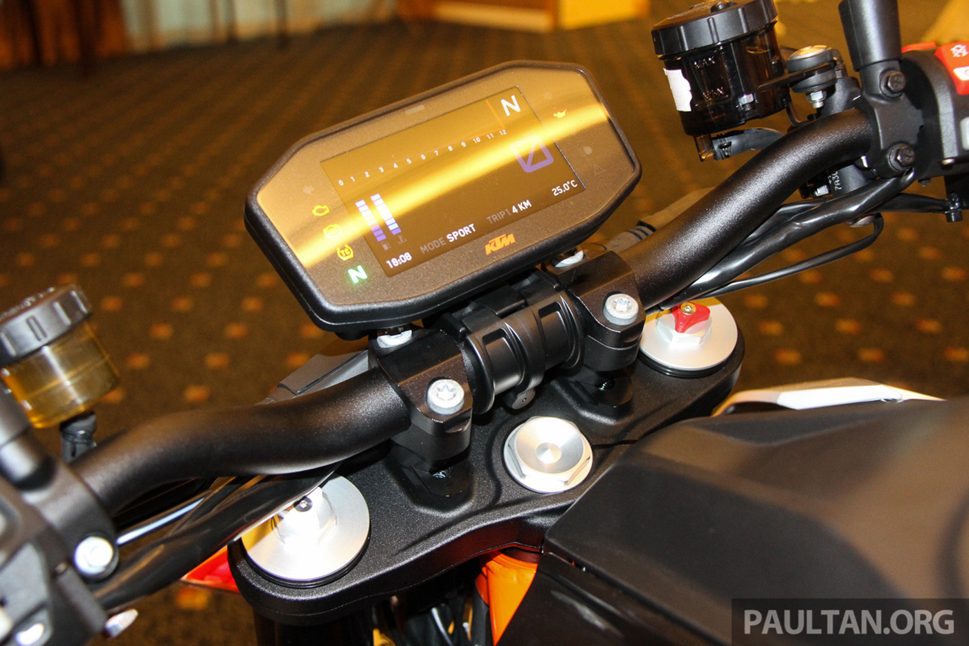 Xem thêm ảnh KTM 1290 Super Duke R 2017 ktm-super-duke-r-2017-11.jpg