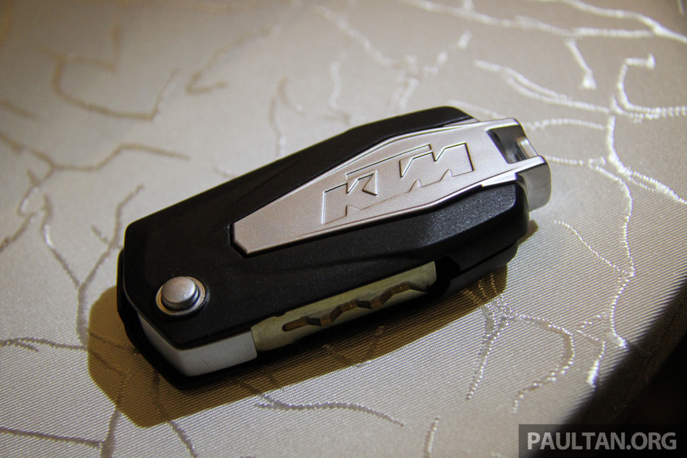 Xem thêm ảnh KTM 1290 Super Duke R 2017 ktm-super-duke-r-2017-2.jpg