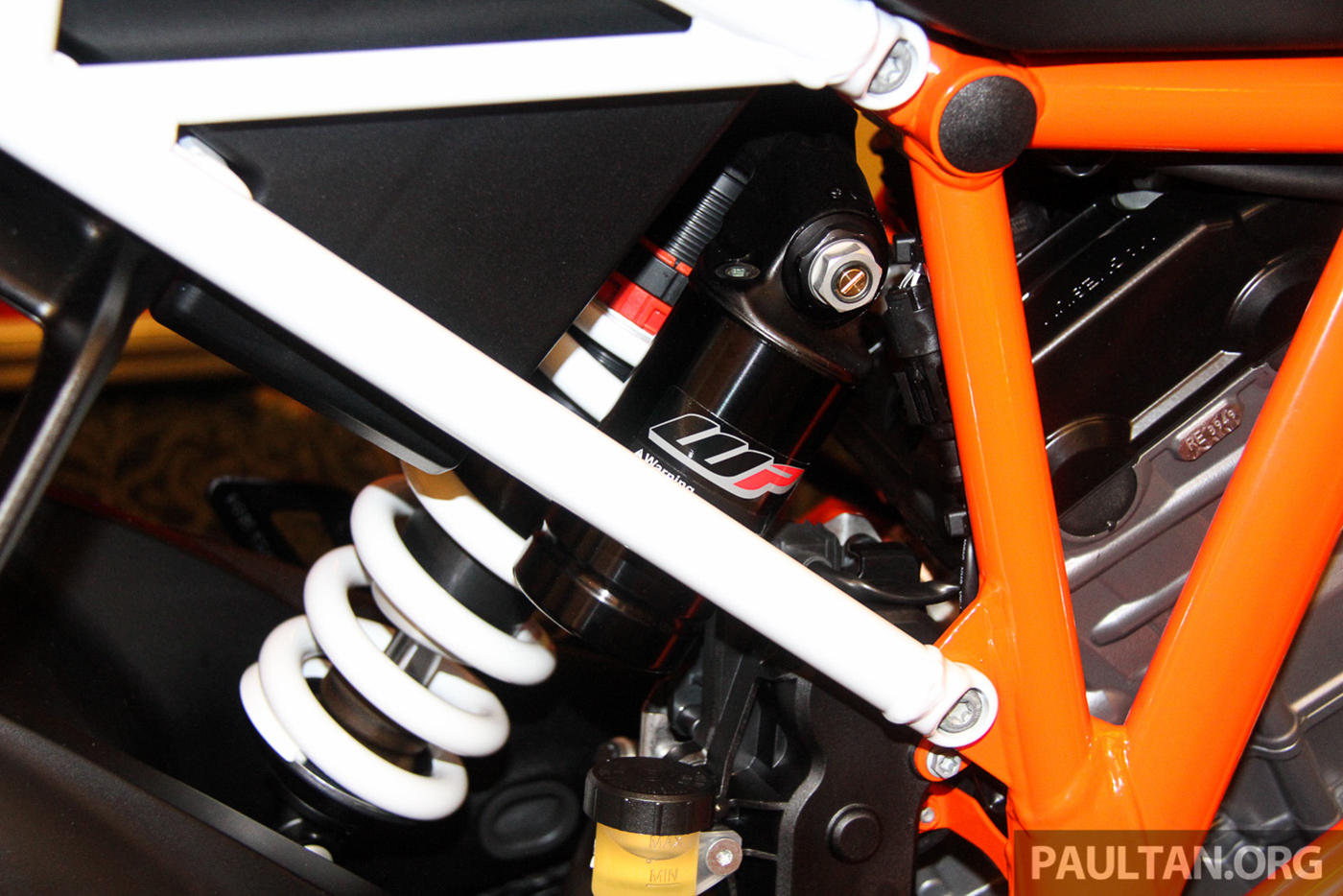 Xem thêm ảnh KTM 1290 Super Duke R 2017 ktm-super-duke-r-2017-7.jpg