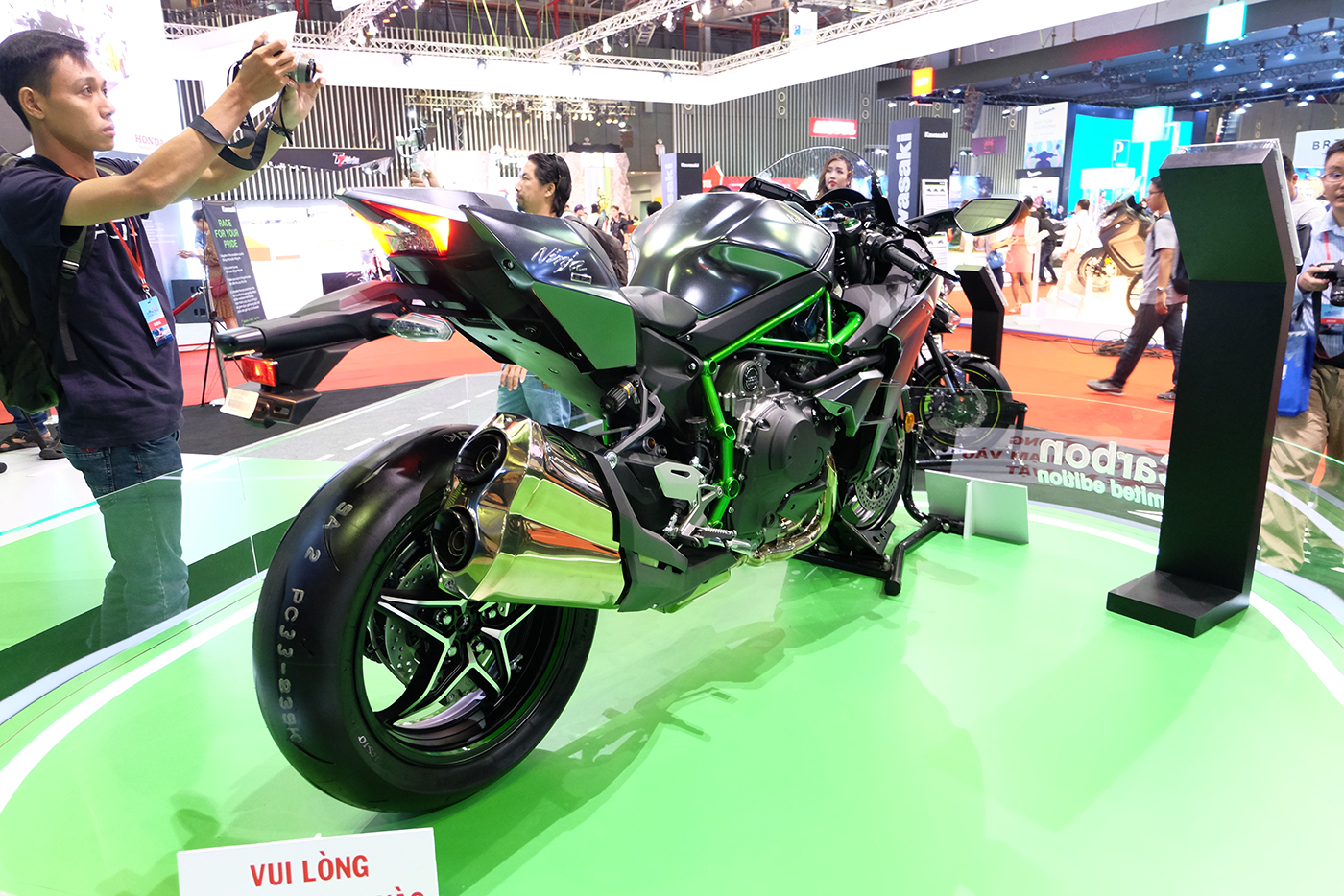 kawasaki-h2-carbon-2017-14.JPG