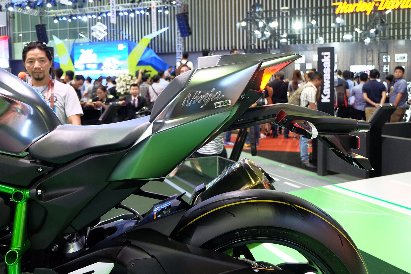 kawasaki-h2-carbon-2017-21.JPG