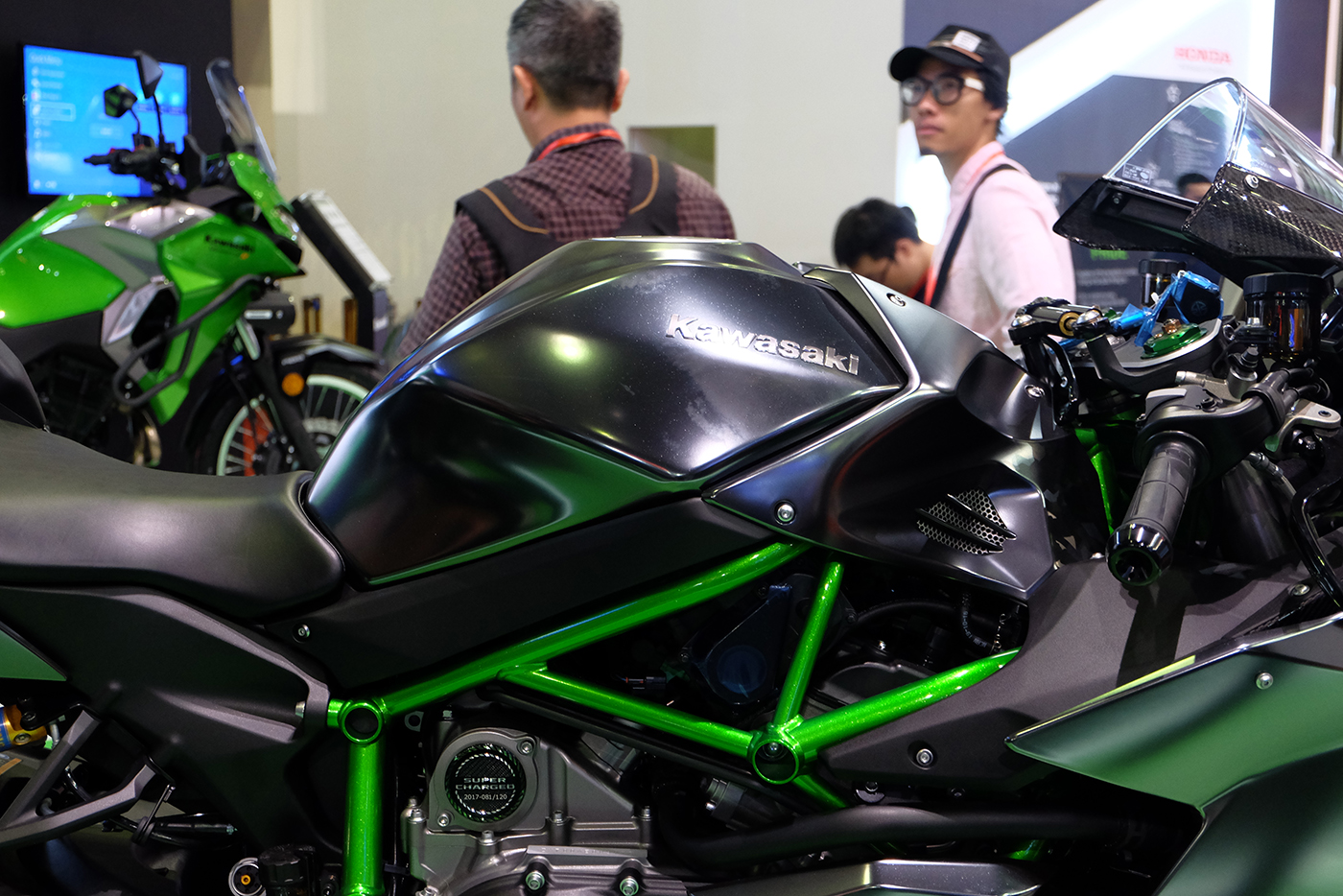 kawasaki-h2-carbon-2017-9.JPG