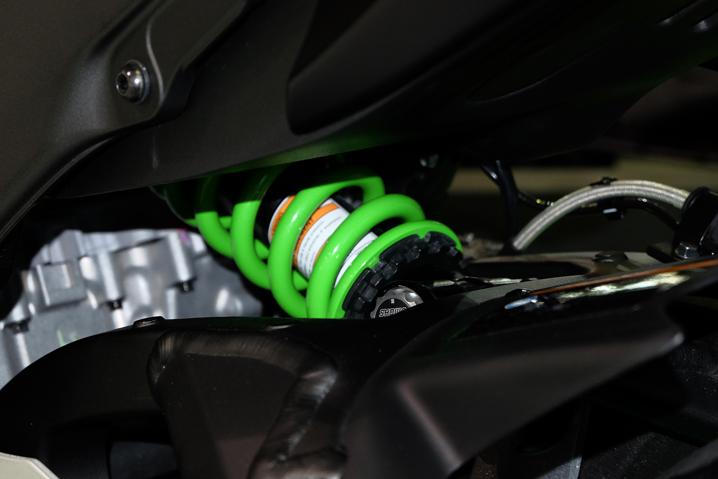 kawasaki-zx-10rr-2017-19.JPG