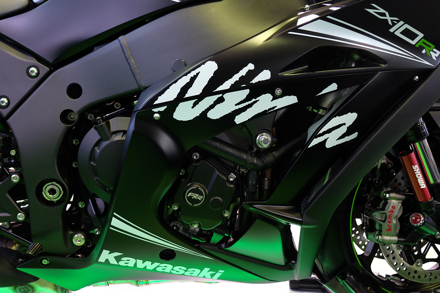 kawasaki-zx-10rr-2017-21.JPG