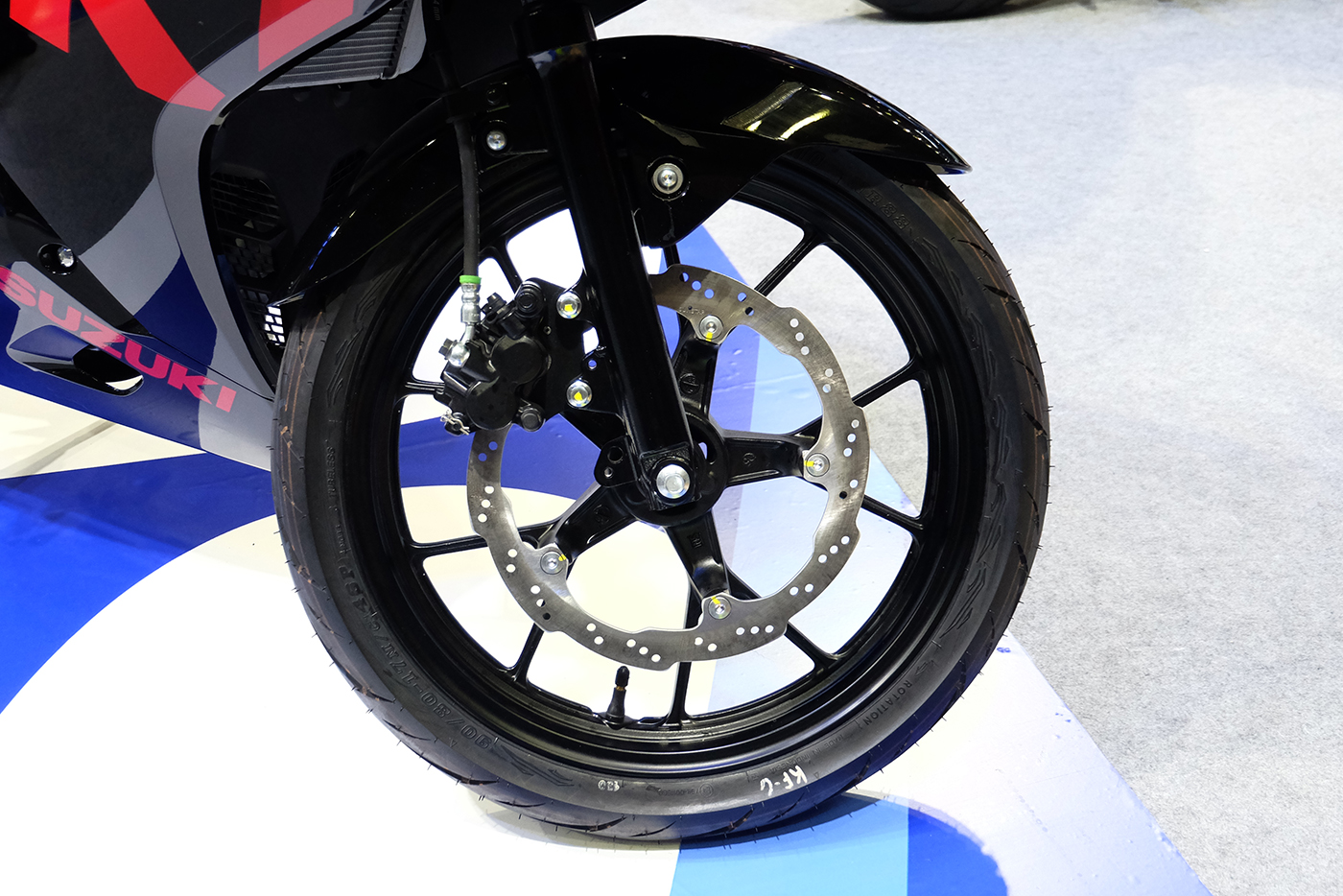 suzuki-gsx-r150-2017-3.JPG