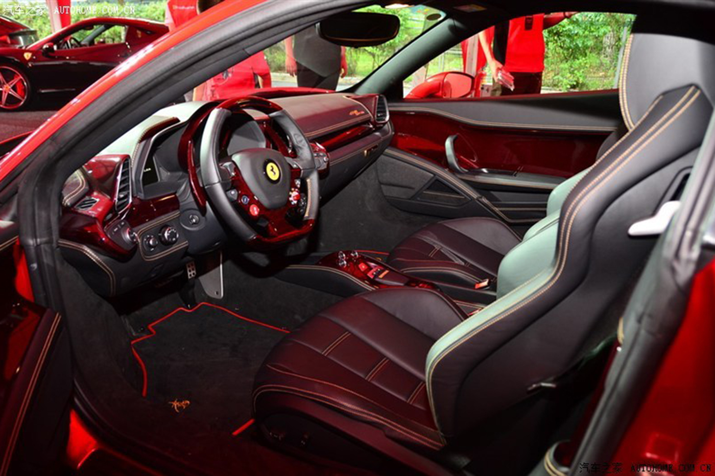 ferrar-458-italia-3.jpg