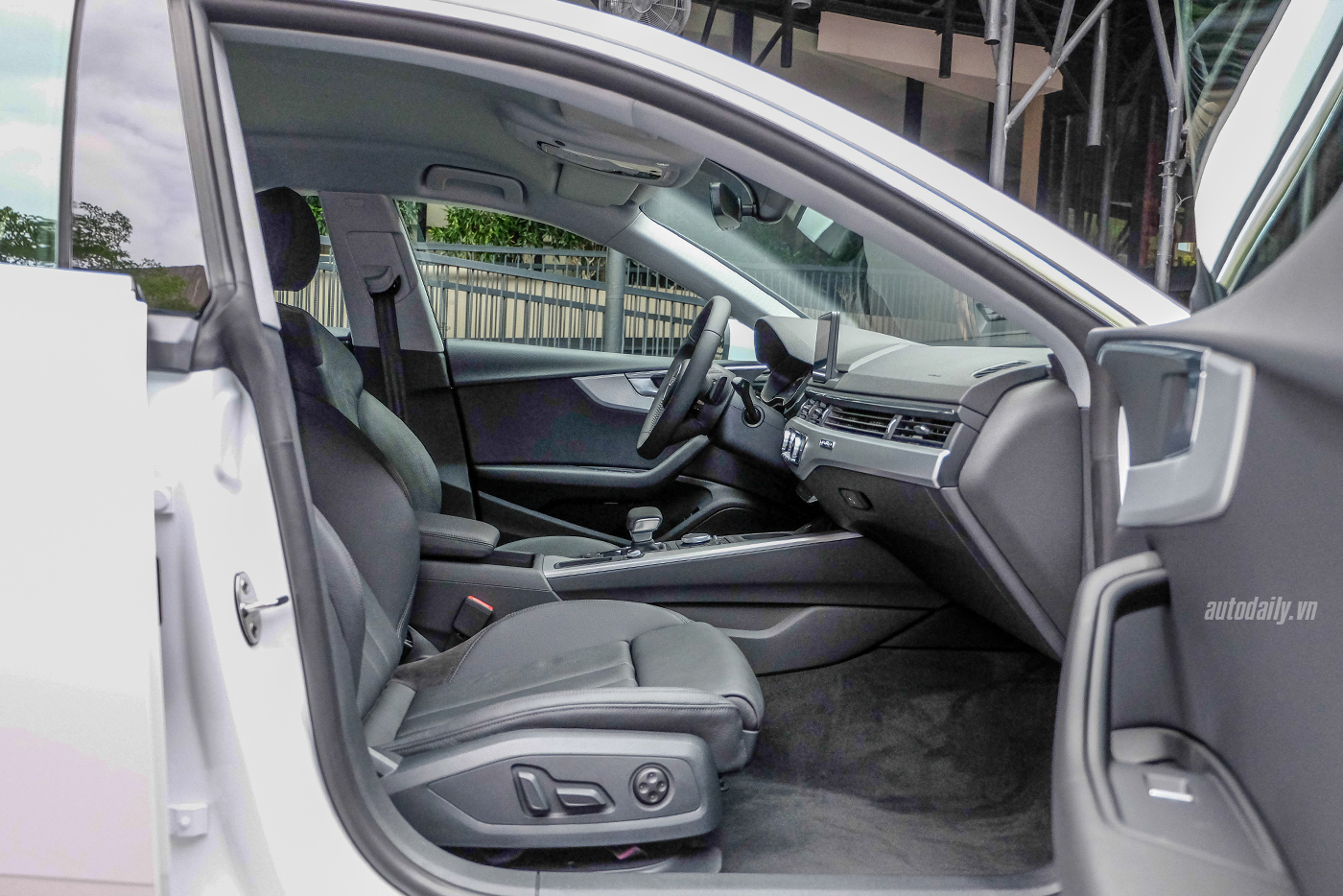 Xem thêm ảnh Audi A5 Sportback 2017 1-audi-a5-sportback-2017-38.jpg