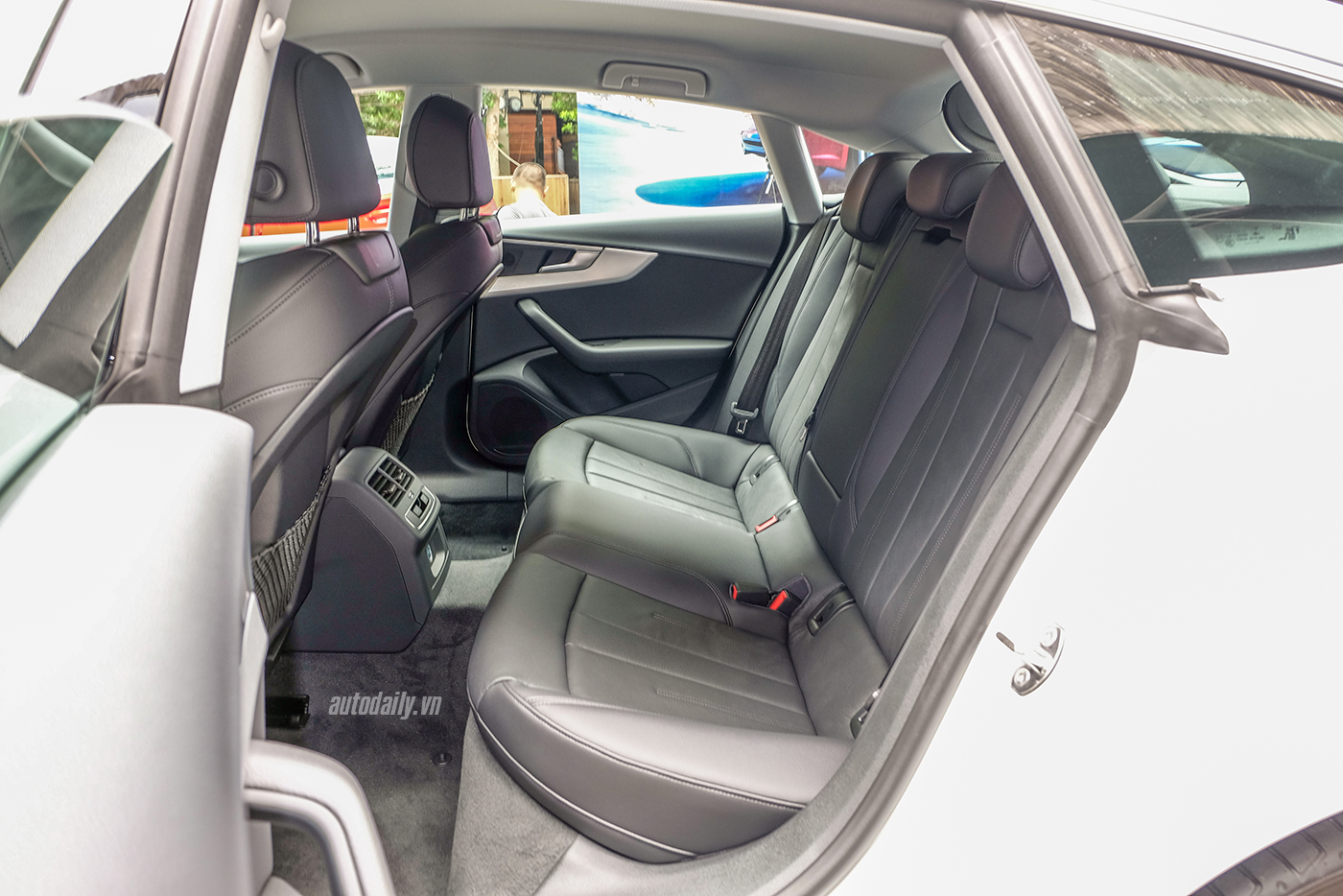 Xem thêm ảnh Audi A5 Sportback 2017 1-audi-a5-sportback-2017-50.jpg