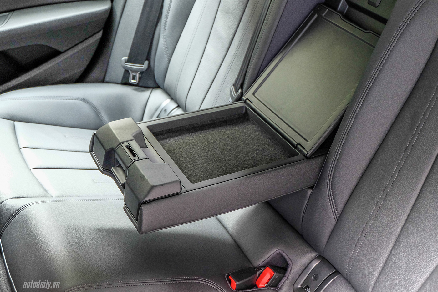 Xem thêm ảnh Audi A5 Sportback 2017 1-audi-a5-sportback-2017-53.jpg